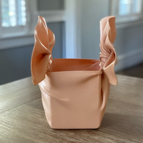 Vintage 1980s C.T. Design’s Pink Plastic Square Tissue Box Holder - Picture 4 of 14